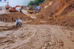 Yên Bái: Đường vào rừng phòng hộ bị cày xới, khai thác quặng sắt trái phép tại huyện Văn Chấn