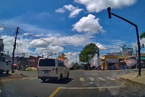 Góc độ pháp lý vụ xe cứu thương vượt đèn đỏ gây tai nạn