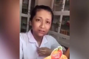 Clip: Bóc mẽ nhân viên hiệu thuốc, bán giá cắt cổ cho khách nước ngoài