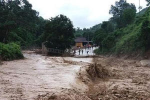 Mưa lũ ở miền Bắc khiến 5 người thương vong