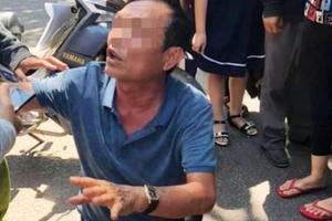 Lái xe Lexus biển "tứ quý" tông vào đám tang bị cấm xuất cảnh