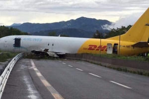 Tai nạn máy bay tại Italy, giao thông ùn tắc nghiêm trọng Tai nạn máy bay tại Italy, giao thông ùn tắc nghiêm trọng