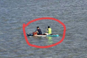 “Đánh cược” tính mạng với thuyền SUP trên sông Lam