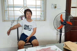 Bắt quả tang 'nữ quái' giấu 1.600 viên ma túy tổng hợp