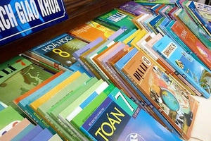 Thủ tướng yêu cầu bảo đảm sách giáo khoa và giáo viên kịp thời cho năm học 2023 - 2024