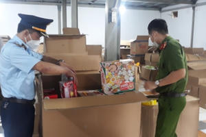 Cảnh báo: Bắt giữ nhiều mặt hàng bánh trung thu, đồ chơi trẻ em không rõ nguồn gốc