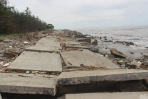 Nam Định: Bờ kè tiền tỷ tiếp tục trôi xuống biển