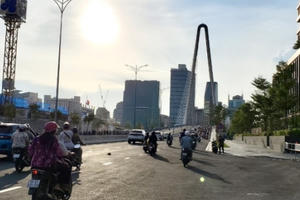 Hàng ngàn người dân háo hức chờ đợi khai thông cây cầu Thủ Thiêm 2