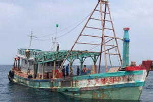 Bắt giữ tàu chở 100.000 lít dầu DO trái phép trên biển