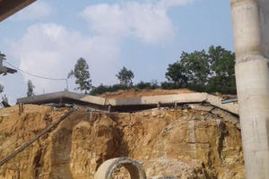 Quảng Ninh: Sập dầm cầu thuộc Dự án cao tốc Hạ Long-Vân Đồn, nhiều người hốt hoảng