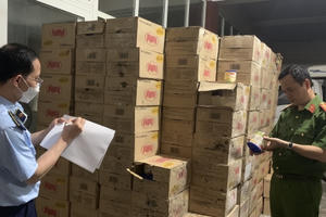 Công ty Tràng Tiền số 10 sử dụng nguyên liệu quá hạn để sản xuất kem Công ty Tràng Tiền số 10 sử dụng nguyên liệu quá hạn để sản xuất kem