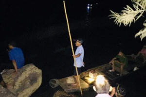 Trắng đêm tìm kiếm hai cháu bé mất tích, thi thể được phát hiện trên dòng Ngàn Phố