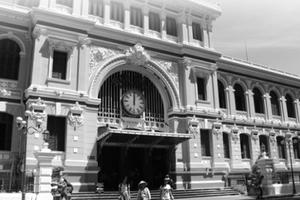 Bưu điện Sài Gòn từng chấn động vì chiếc đầu lâu trong thùng carton