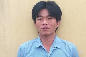 Dùng kéo đâm trọng thương bạn trọ vì nhắc nhở không tụ tập đông người bất thành