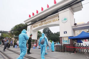 Hà Nội: Sẽ gỡ lệnh cách ly tại Bệnh viện Bạch Mai sau nửa tiếng nữa