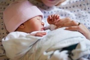 Chế độ thai sản khi người mẹ chết sau khi sinh