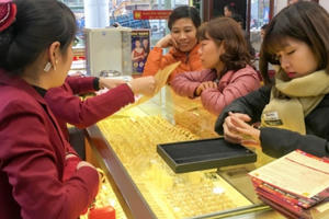 Giá vàng hôm nay 24/2: Sau biến đổi khó đoán, vàng tiếp tục tăng mạnh