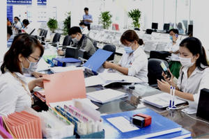 Ngoài lương, công chức sẽ được hưởng thêm thu nhập theo hiệu quả công việc