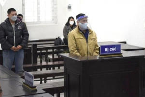 Chuyên đi bán lẻ ma túy cho con nghiện, bị cáo được trả giá bằng nhiều năm tù