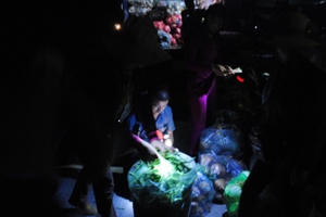 Chợ "vội" lúc nửa đêm