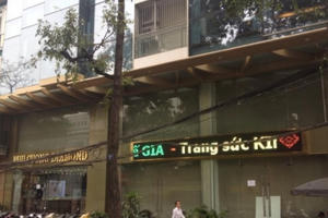 Cửa hàng buôn kim cương lớn nhất Hà Nội, một ngày sau lệnh khám xét