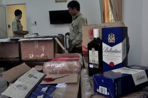 Đà Nẵng: Bắt giữ 252 chai rượu ngoại không có nguồn gốc