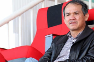 Có bầu Đức “lo tất”...