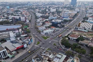 Tấp nập thi công dự án mở rộng quốc lộ 13 qua Bình Dương