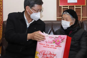 Lãnh đạo thành phố Hải Phòng chúc Tết các gia đình chính sách Lãnh đạo thành phố Hải Phòng chúc Tết các gia đình chính sách