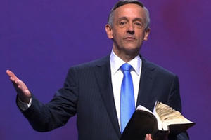 Mục sư gây tranh cãi chủ trì lễ cầu nguyện trước nhậm chức của Trump