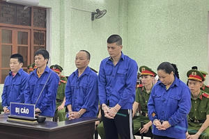 Nhóm bị cáo lĩnh án tử hình và chung thân vì tội tàng trữ “cái chết trắng” Nhóm bị cáo lĩnh án tử hình và chung thân vì tội tàng trữ “cái chết trắng”