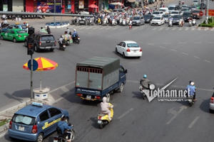 Dừng đèn vàng, tôi bị chửi 'lão già hâm' Dừng đèn vàng, tôi bị chửi 'lão già hâm'