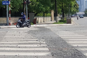 Hà Nội: Nhiều tuyến đường nham nhở do hoàn trả ẩu
