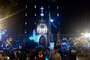 Không khí Giáng sinh đã tràn về khắp mọi nẻo đường
