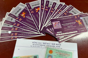 Tạm giữ hai đối tượng gom Giấy mời xem trận chung kết Sea Game 31 bán với giá "trên trời"