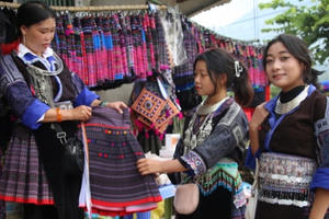 Mường La giữ gìn phát huy bản sắc văn hoá dân tộc Mường La giữ gìn phát huy bản sắc văn hoá dân tộc