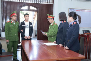 Phát hiện số lượng "khủng" can nước giặt, nước rửa chén giả tại Hưng Yên