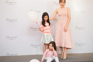 3 mẹ con Lưu Hương Giang hóa nàng thơ nước Pháp tại sự kiện thời trang