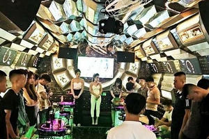 Kiểm tra quán Thiên Đường, phát hiện 13 nam thanh nữ tú “phê” ma túy