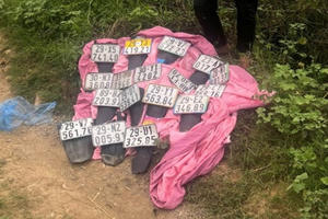 Hơn 90 năm tù cho 13 thanh niên “choai” Hơn 90 năm tù cho 13 thanh niên “choai”