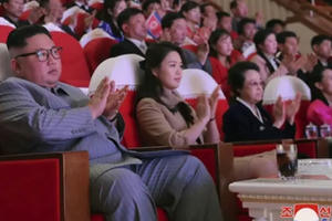Cô ruột Kim Jong Un bất ngờ tái xuất, đập tan đồn đoán xấu Cô ruột Kim Jong Un bất ngờ tái xuất, đập tan đồn đoán xấu