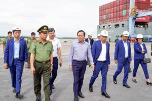 Phó Thủ tướng Trần Lưu Quang: “Không lơ là, chủ quan trong công tác chống buôn lậu, gian lận thương mại”