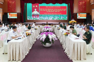 Thượng tướng Võ Minh Lương kiểm tra việc tuyên truyền Luật Cảnh sát biển tại tỉnh Bà Rịa - Vũng Tàu