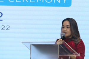 Hàng trăm em học sinh khối 12 trường Lê Quý Đôn bịn rịn chia tay trong lễ Trưởng thành & Tri ân