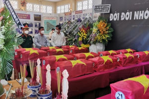 Lãnh đạo tỉnh Đồng Nai dâng hương viếng hài cốt các liệt sĩ đặc công Rừng Sác