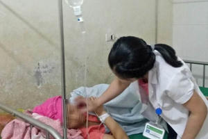 Nghệ An: Một sản phụ nguy kịch khi sinh con tại nhà