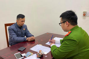 Bắt giữ đối tượng thu nợ bằng ma tuý