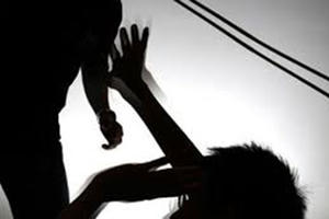 Con trai đánh đập cha già 85 tuổi đến chết