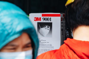 Gần 1.200 cửa hàng bán khẩu trang vi phạm trong ngày 2/2