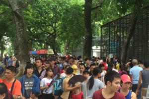 6 vạn lượt người đến tham quan sáng 2/9, Công viên Thủ Lệ... "thất thủ"